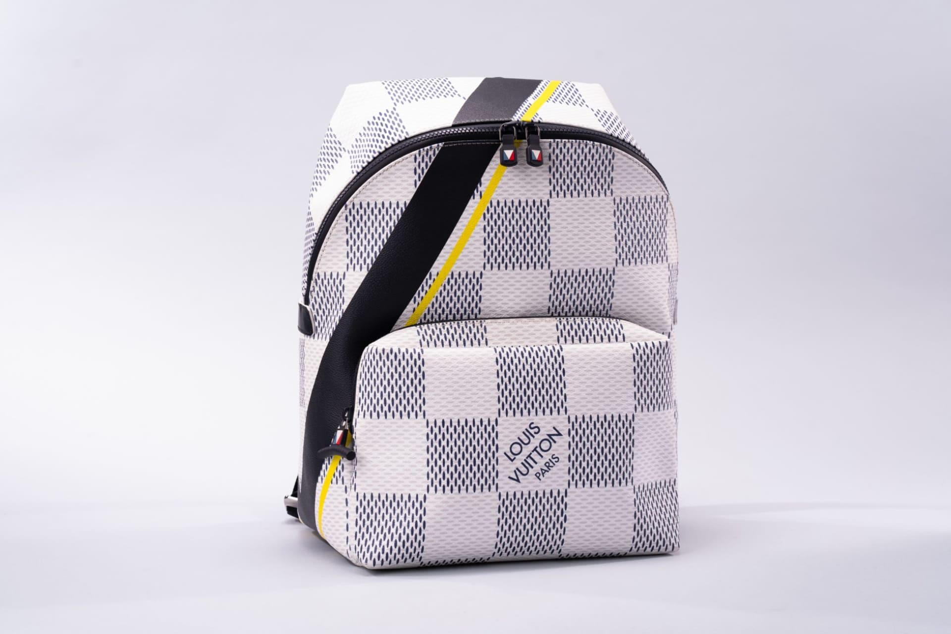 louis vuitton backpacks mens LV Monogram Men Grey Backpack 369 leather trim and palladium Christopher MM