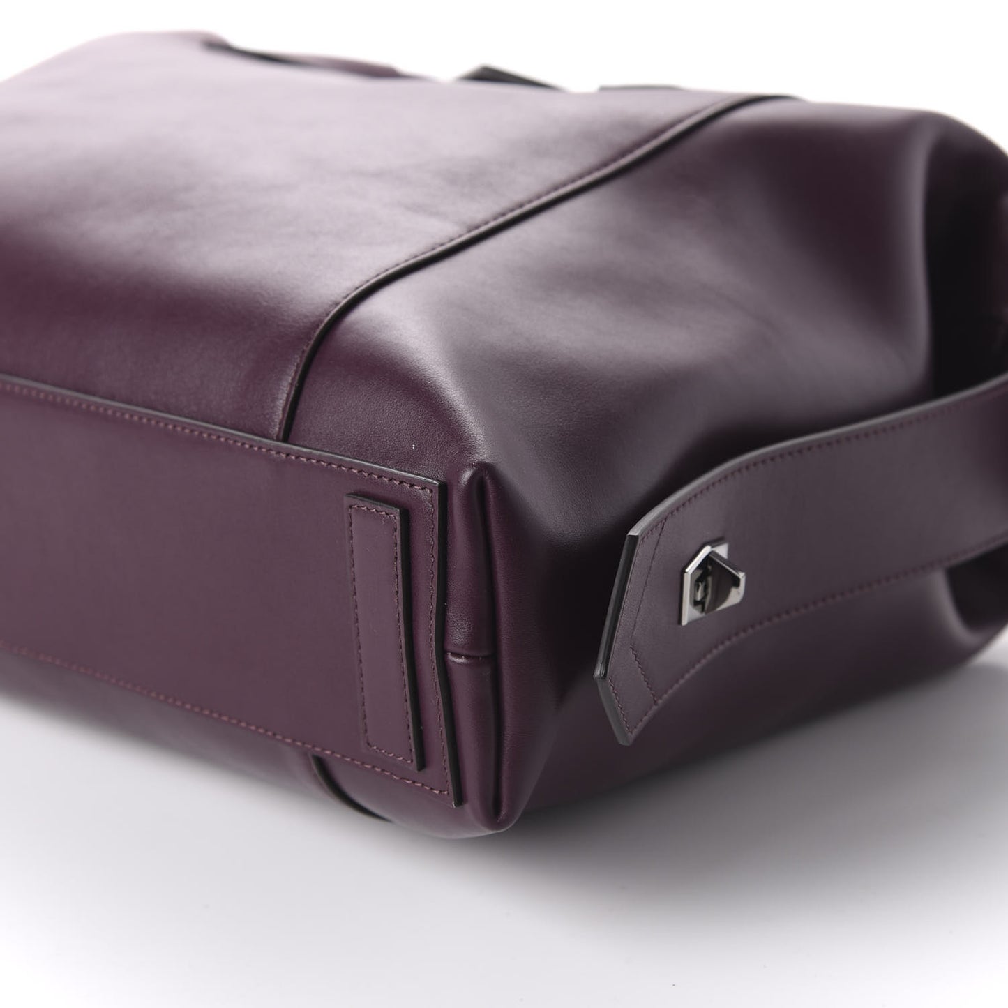 Smooth Calfskin Medium Soft Antigona Aubergine