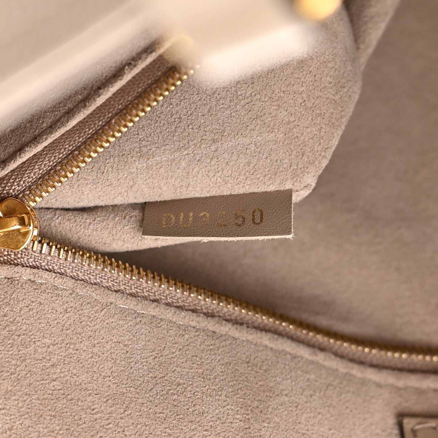 Empreinte Monogram Giant Onthego MM Tourterelle Creme