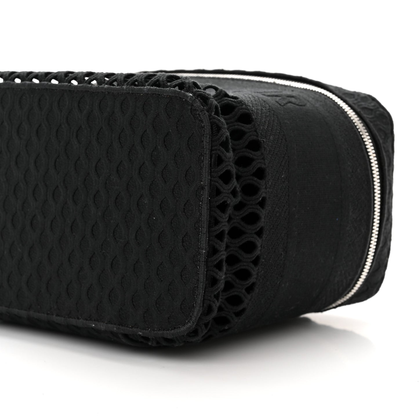 Mesh Embroidered Diortravel Vanity Case Black