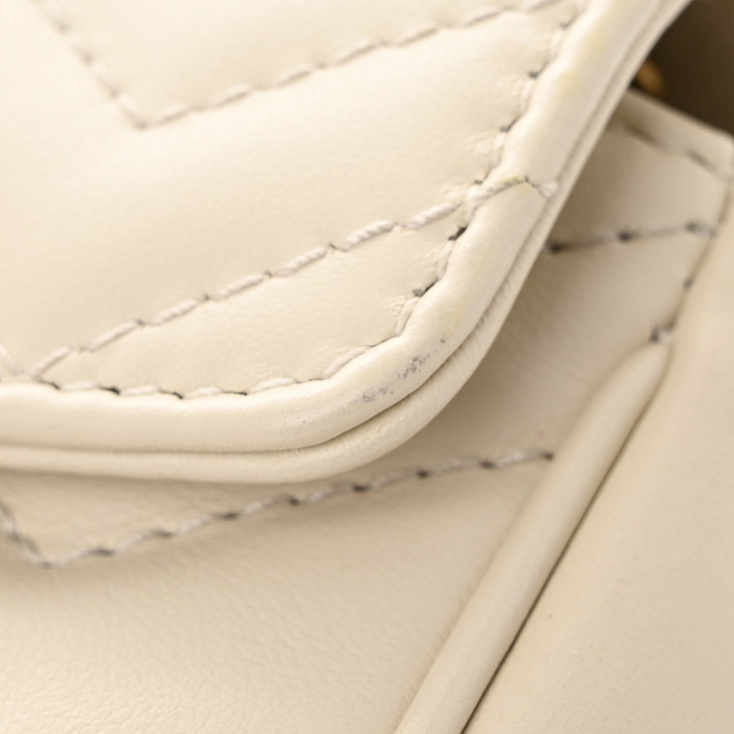 Calfskin Matelasse Super Mini GG Marmont Shoulder Bag White