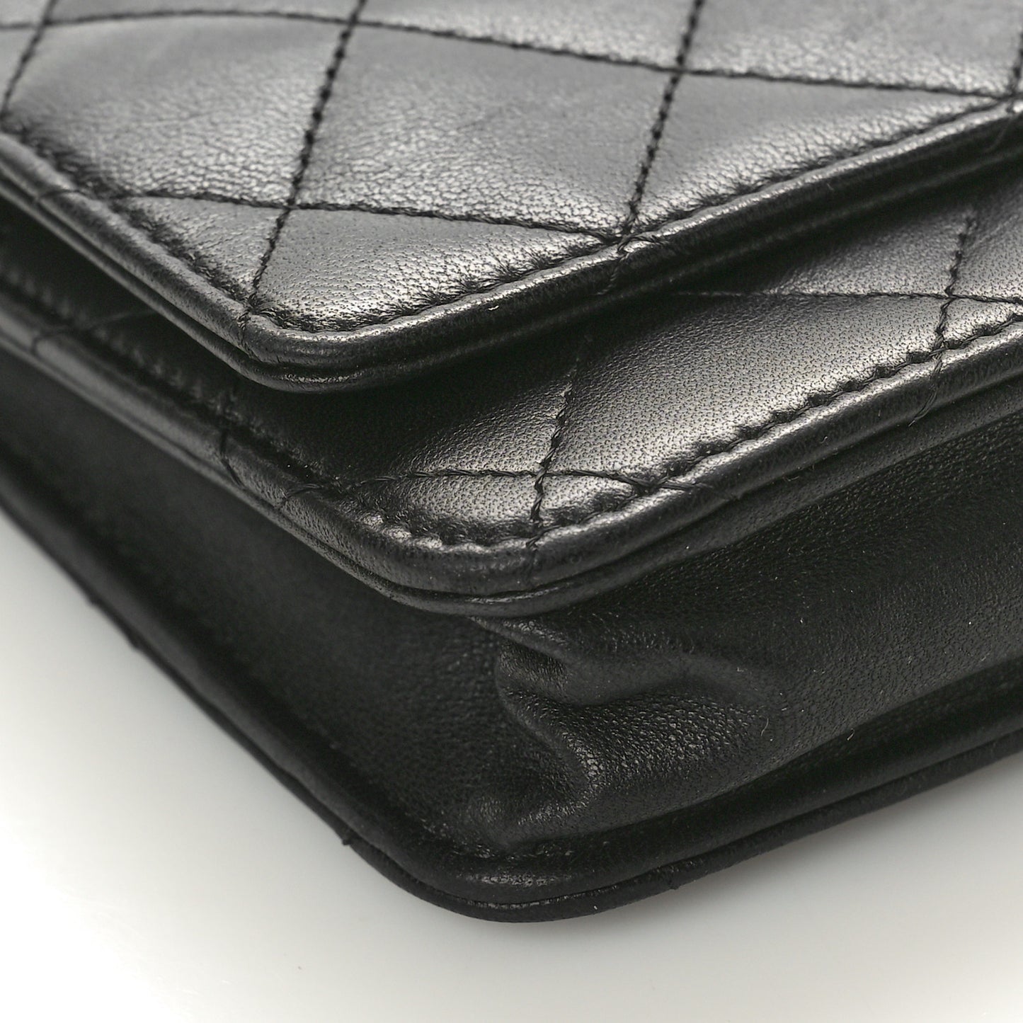 Lambskin Quilted Wallet On Chain WOC Black