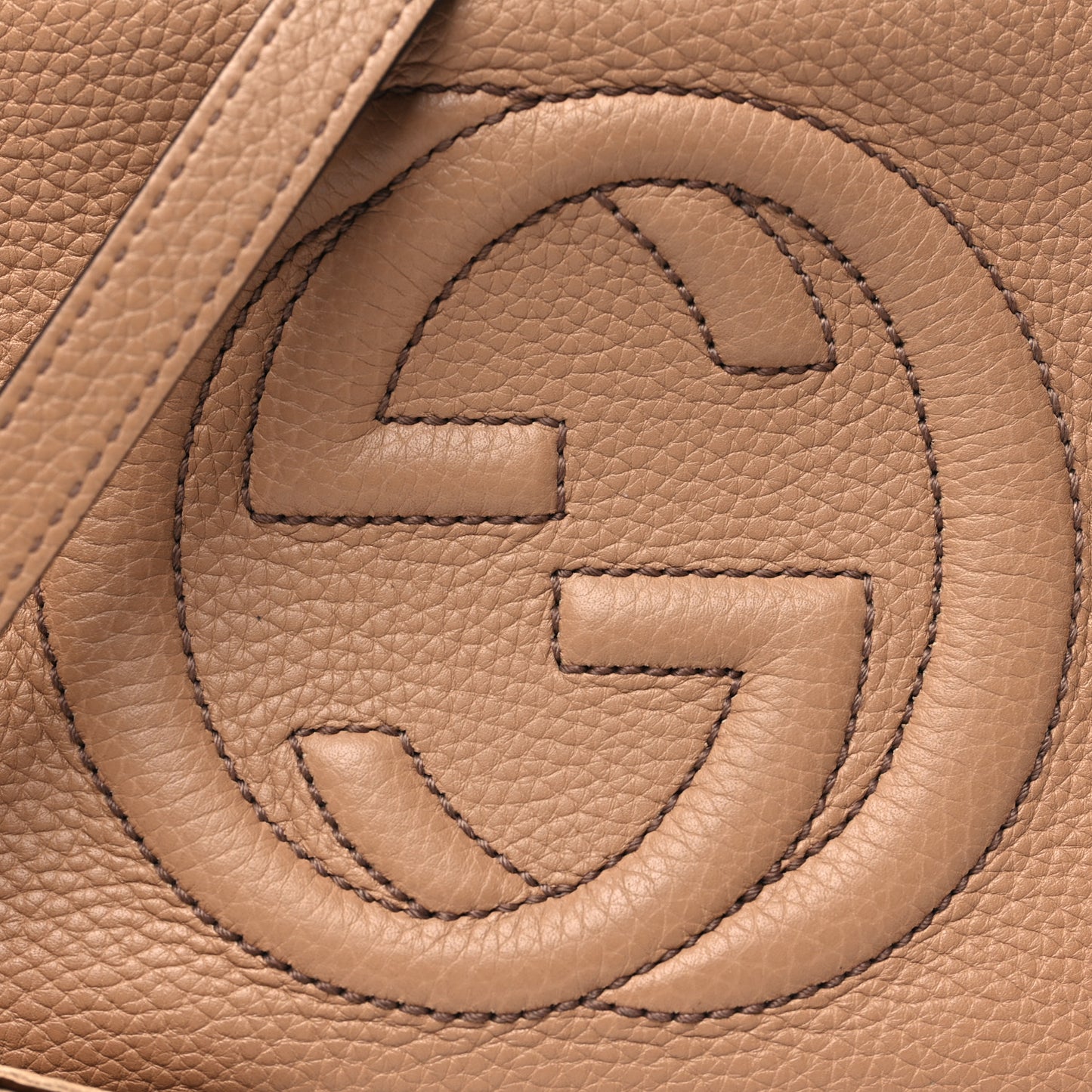 Pebbled Calfskin Small Soho Disco Bag Camelia