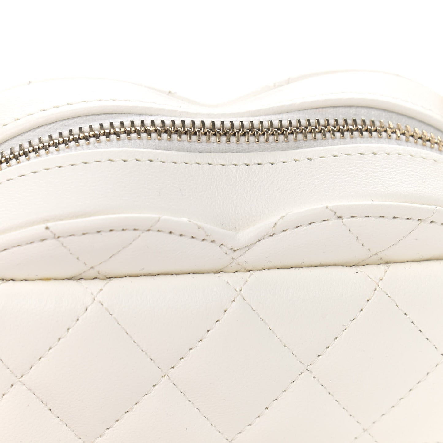 Lambskin Quilted CC In Love Heart Clutch With Chain White