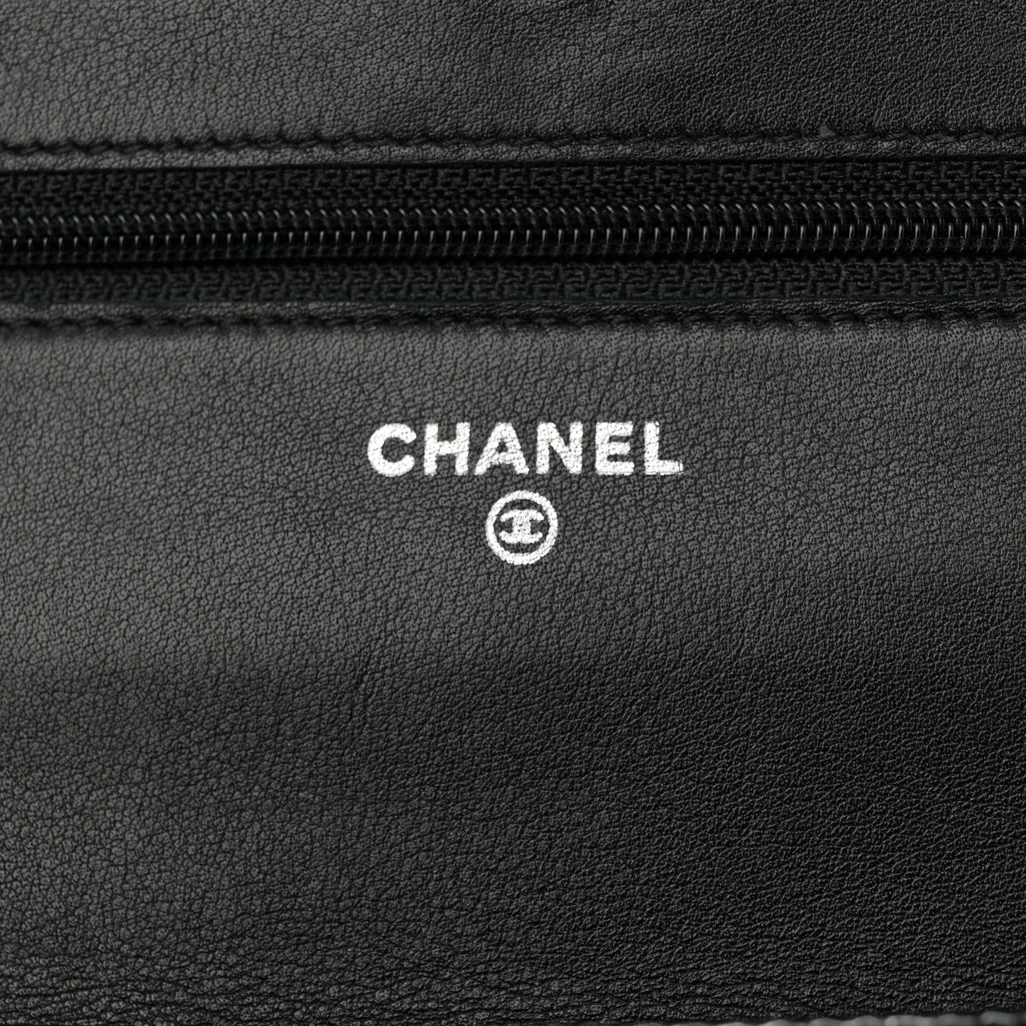Patent Quilted Brilliant Wallet On Chain WOC Black
