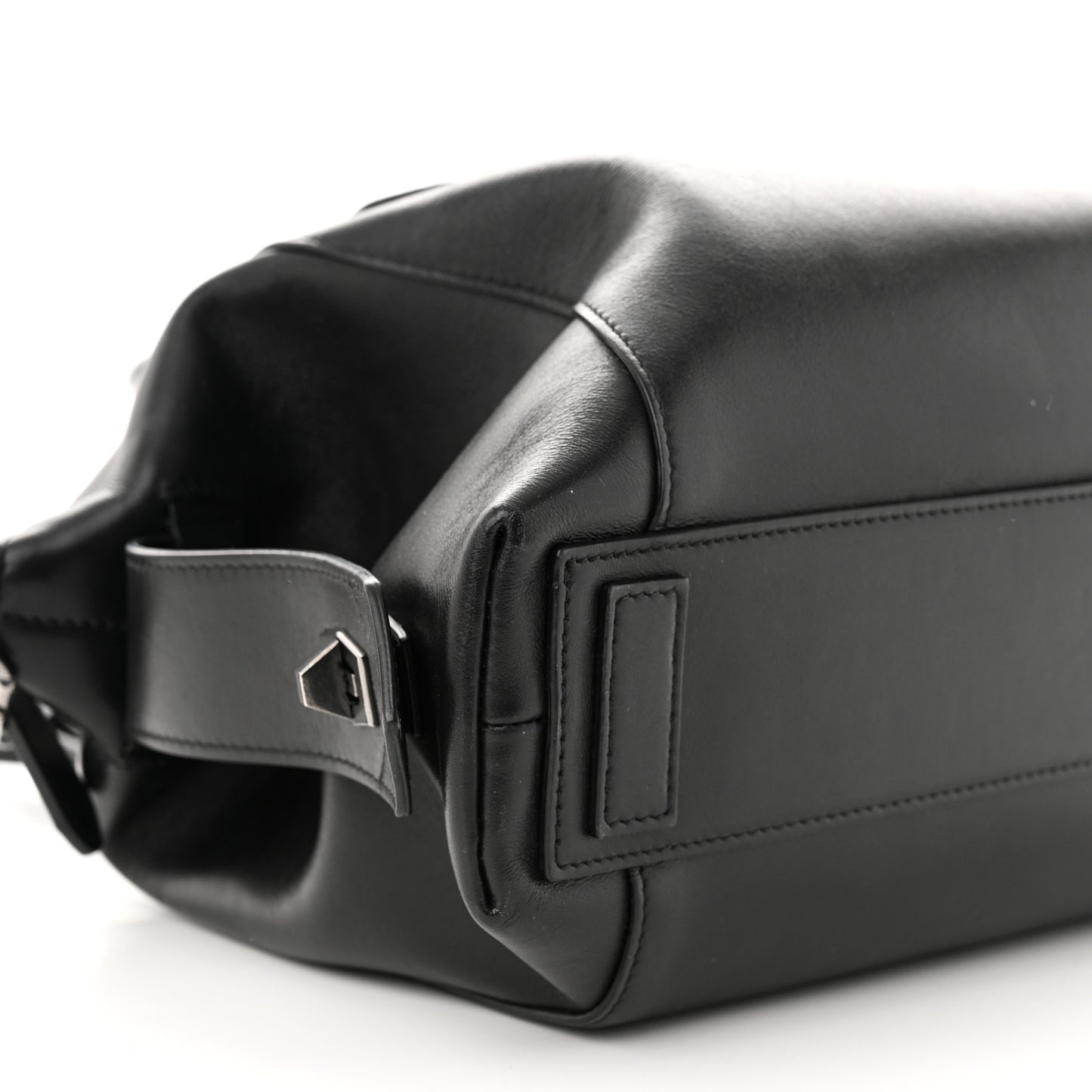 Smooth Calfskin Small Soft Antigona Black