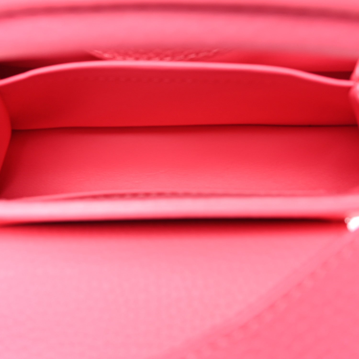 Louis Vuitton Taurillon Capucines Mini Pink 5 of 12
