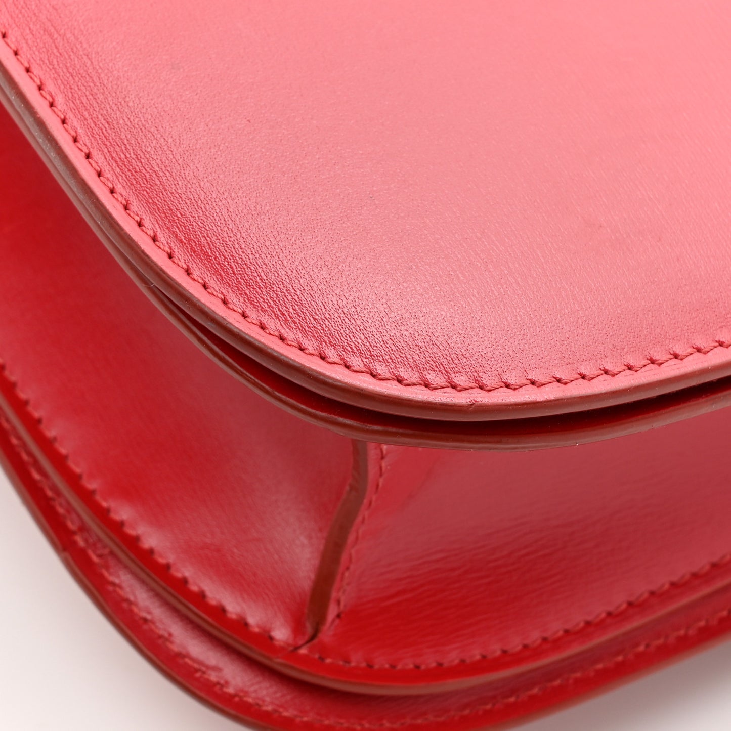 Box Calfskin Medium Classic Box Flap Bag Red