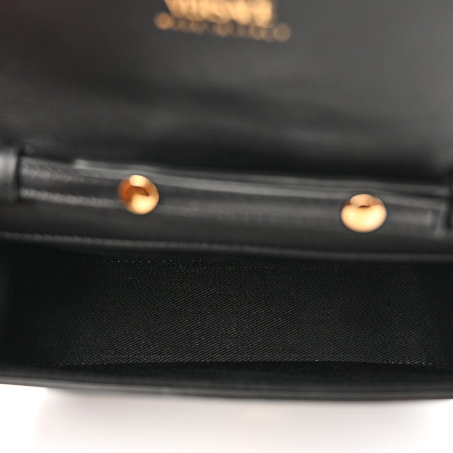 Vitello Virtus Crossbody Black
