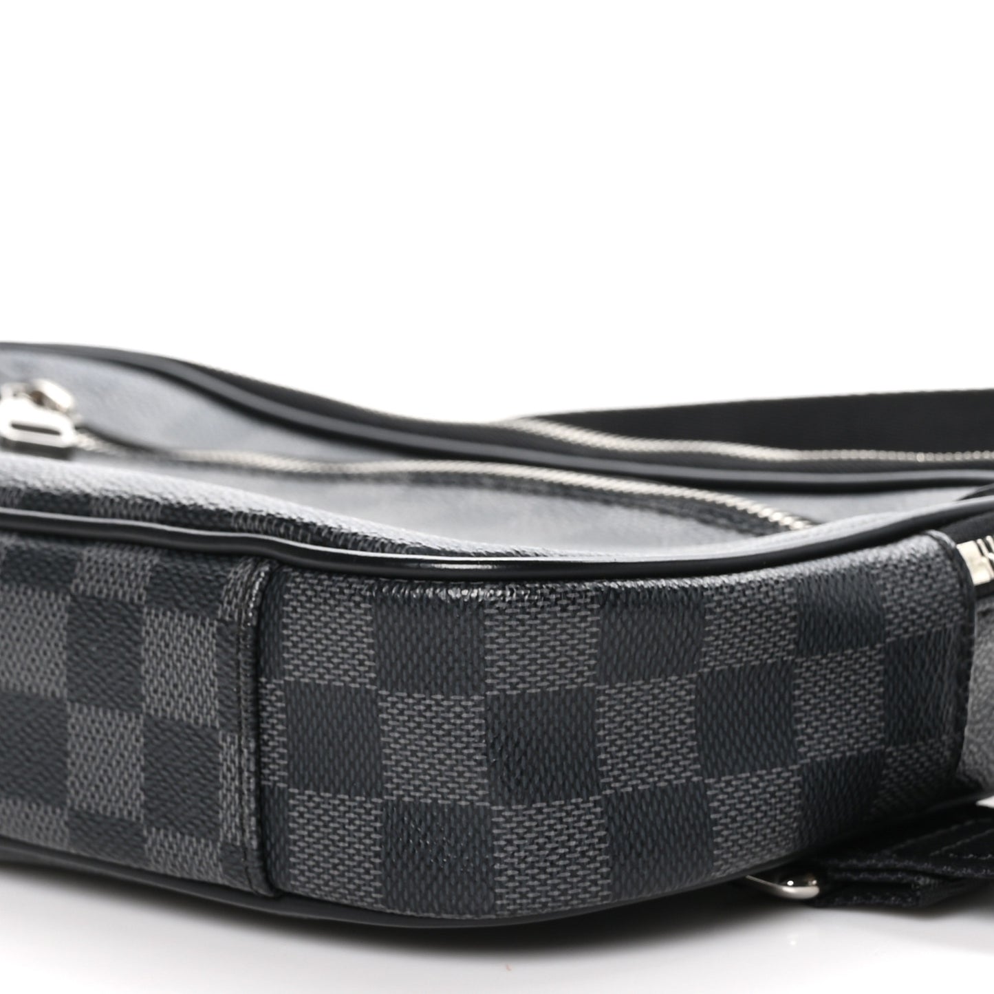Damier Graphite Ambler