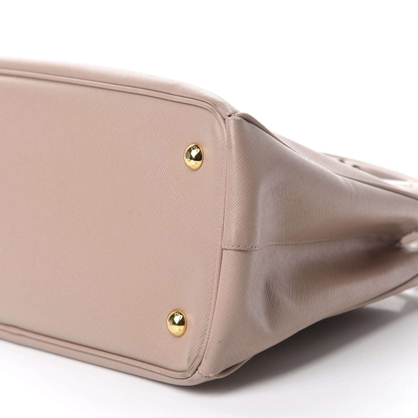 Saffiano Lux Medium Tote Cammeo