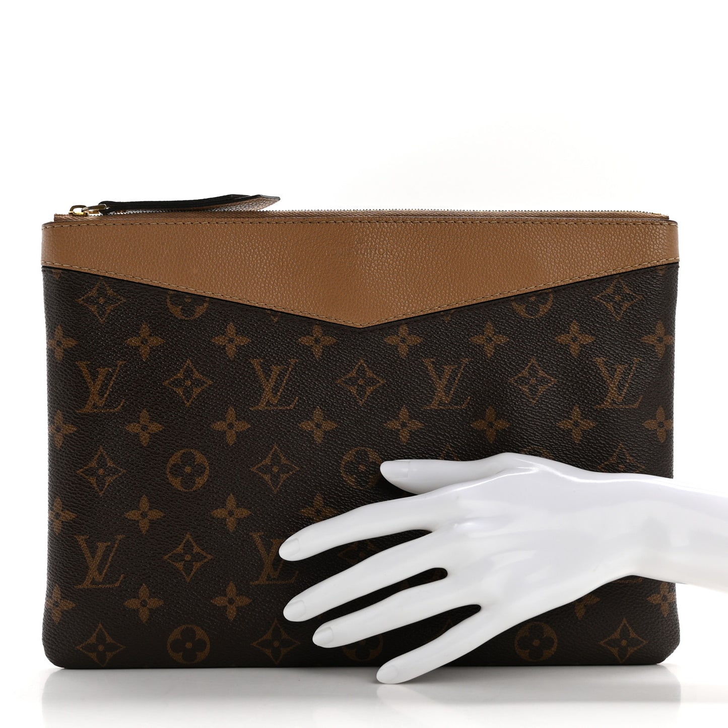 Monogram Daily Pouch Sesame