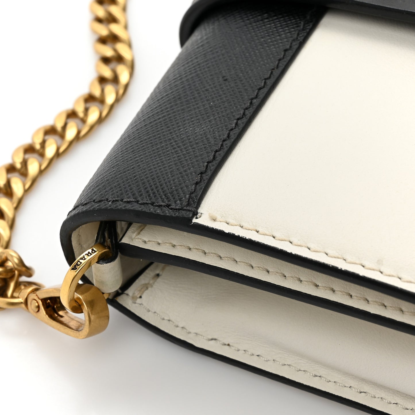 City Calf Saffiano Cahier Bag Talco Black