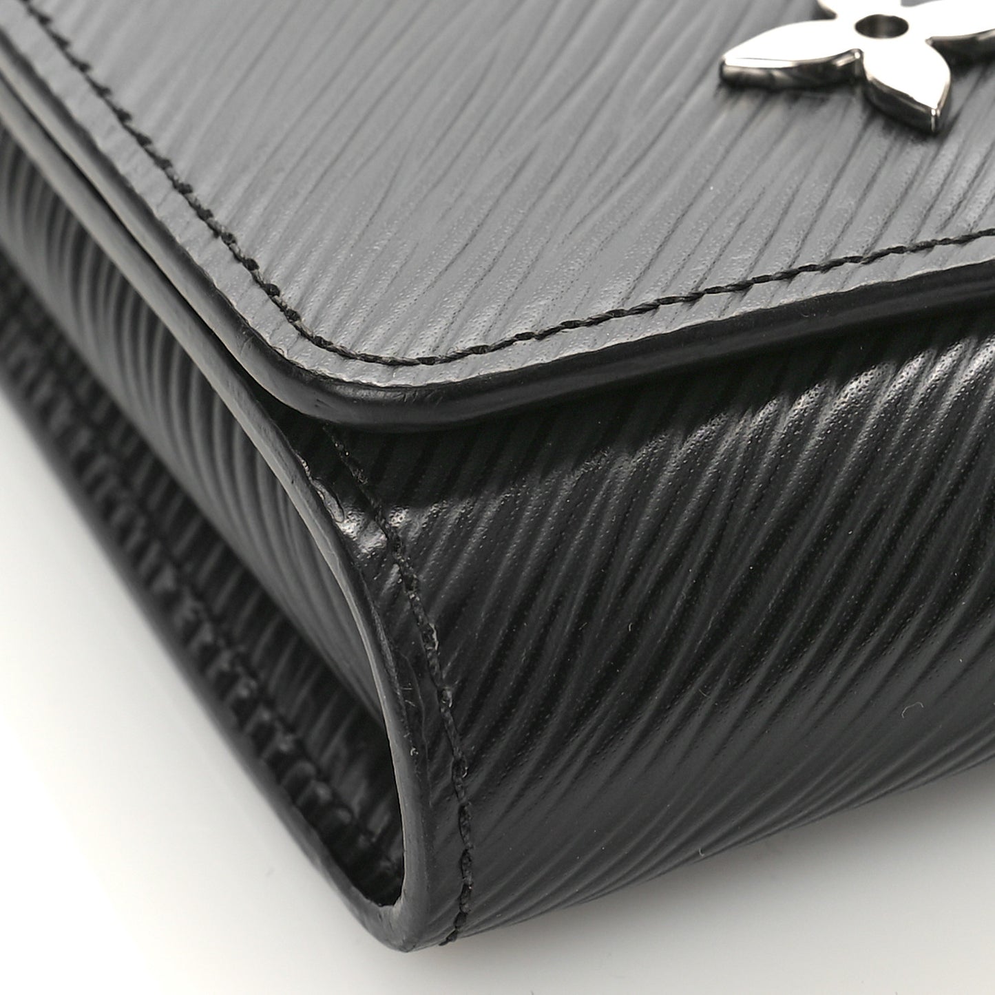 Epi Love Lock Twist Chain Wallet Black