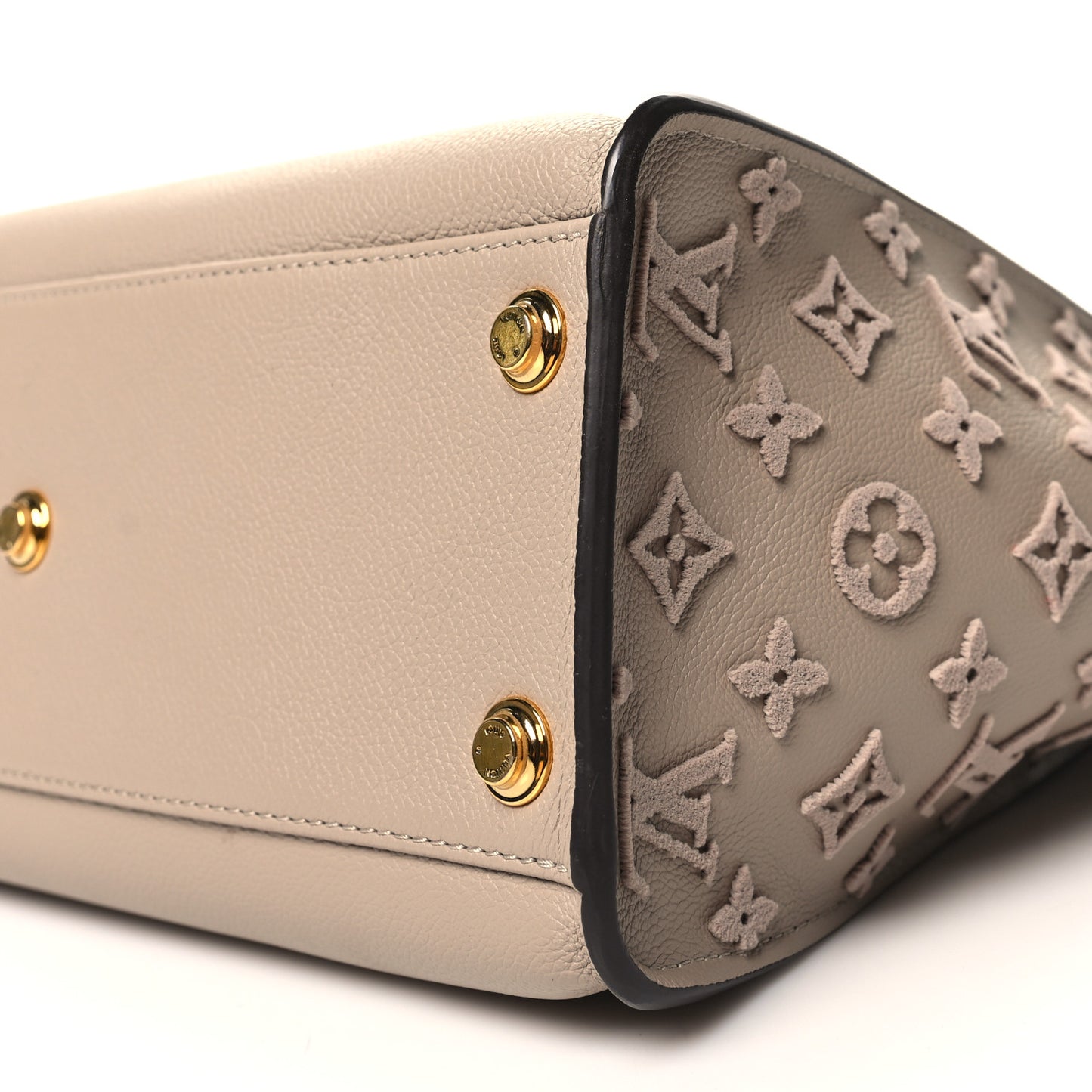 Calfskin Monogram Tufting On My Side Galet