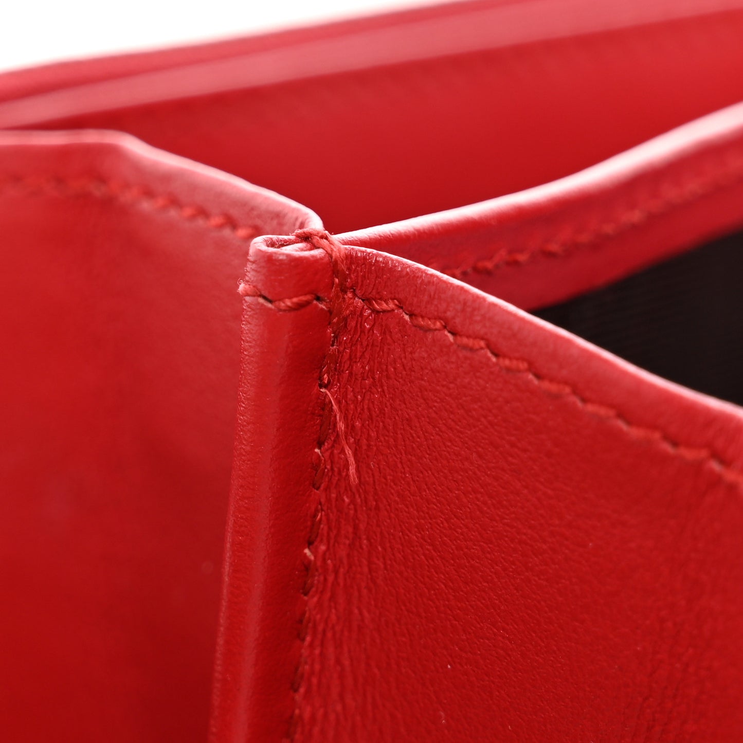 Calfskin Matelasse GG Marmont Chain Wallet Hibiscus Red