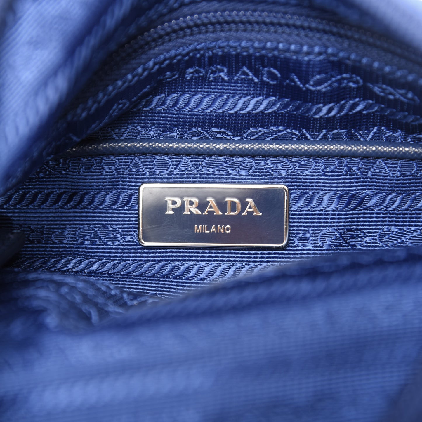 Tessuto Nylon Saffiano Flat Messenger Bag Bluette
