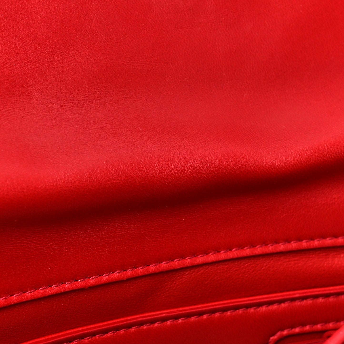 Lambskin Quilted Small The Seal Chain Shoulder Bag Blood Red