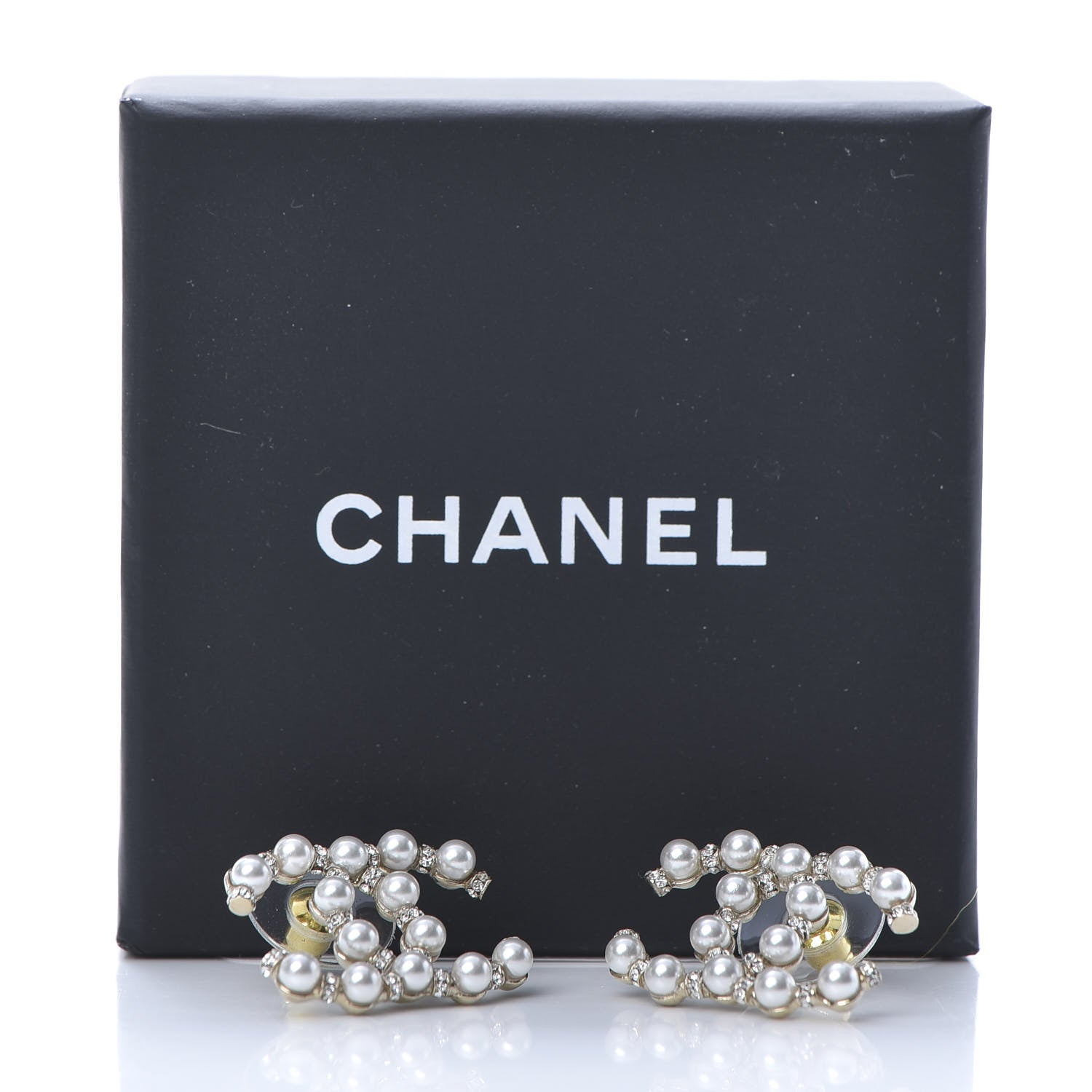 Chanel Pearl Crystal Nefertiti CC Earrings Gold 5 of 5