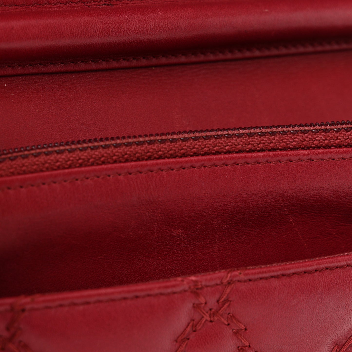 Calfskin Double Stitch Hamptons Wallet On Chain WOC Red