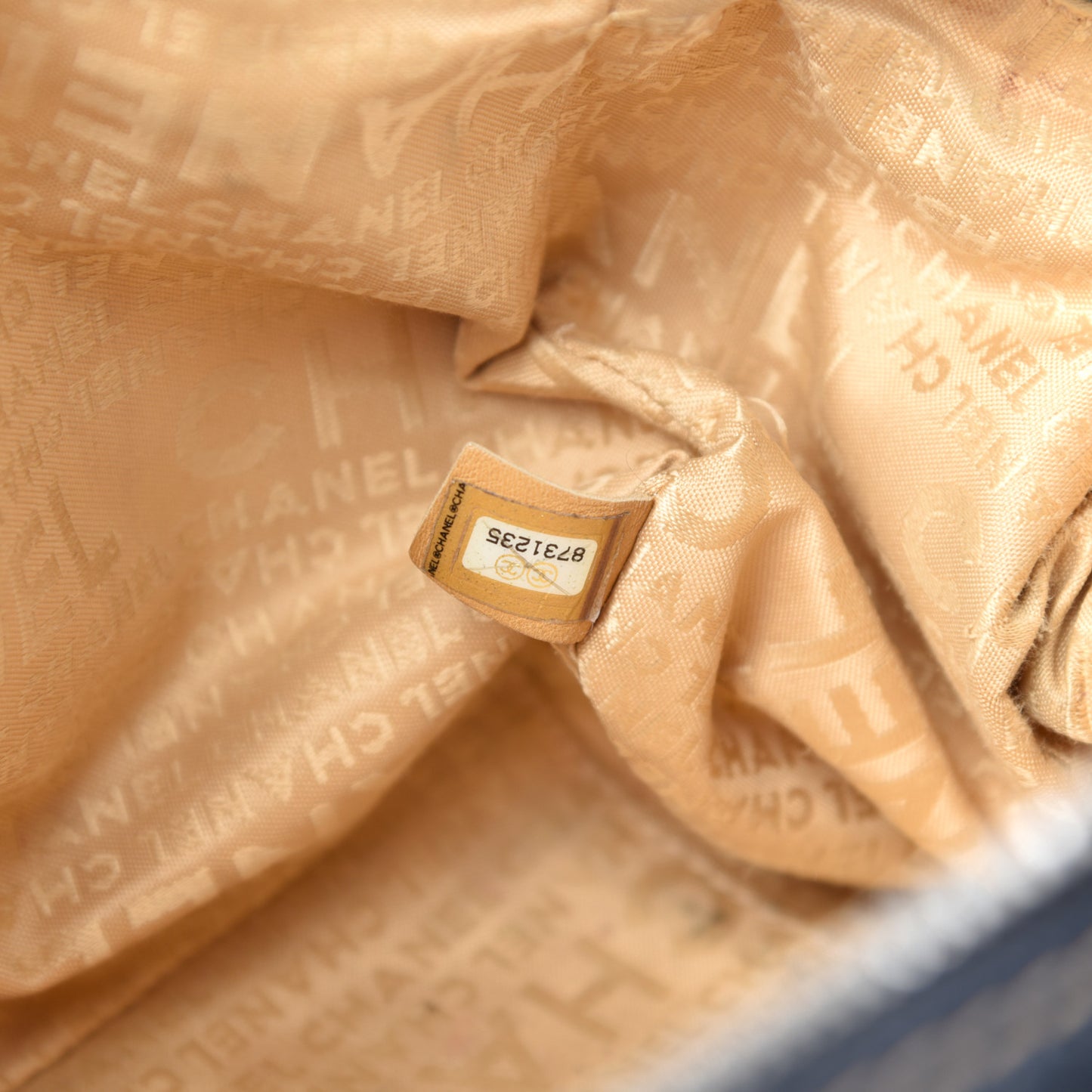 Calfskin Large Tassel Bowler Black