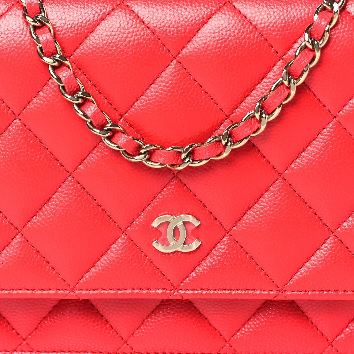 Caviar Quilted Wallet on Chain WOC Red