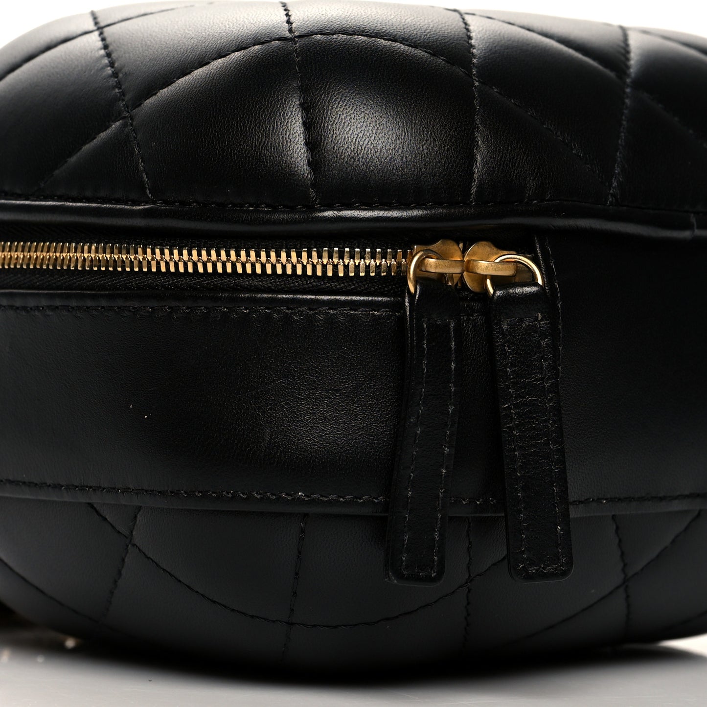 Lambskin Quilted Small CC Bubble Vanity Case With Chain Black