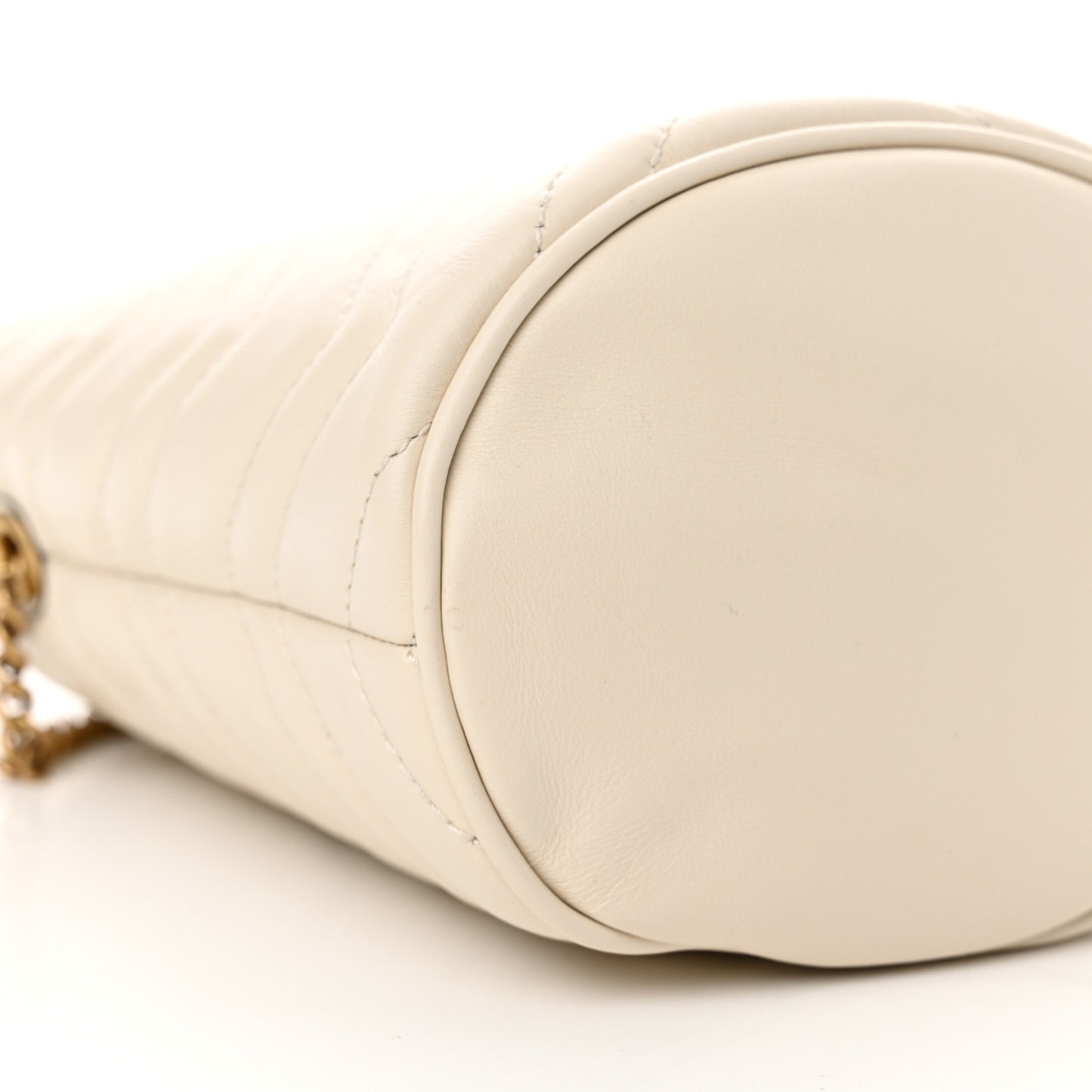 Calfskin Matelasse Mini GG Marmont 2.0 Bucket Bag White