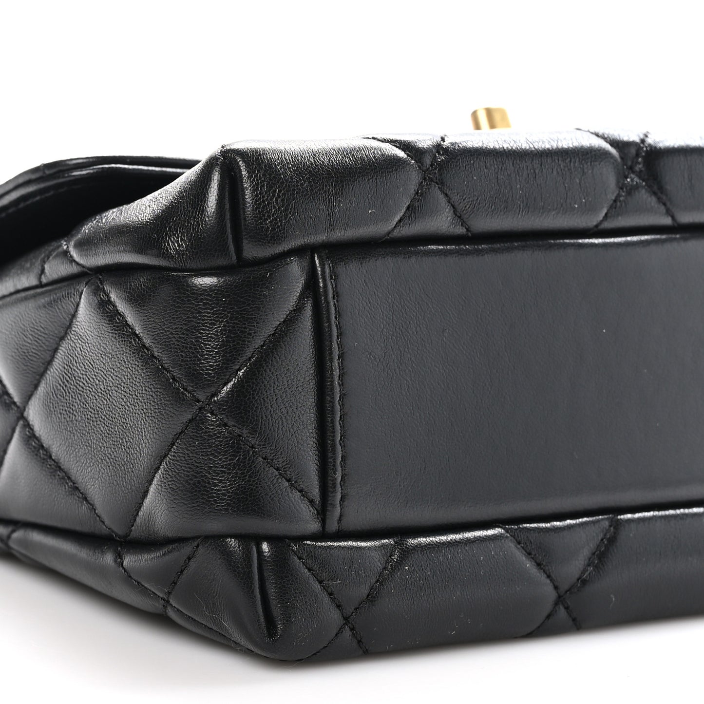 Shiny Lambskin Quilted Mini Pearl Logo Flap Black