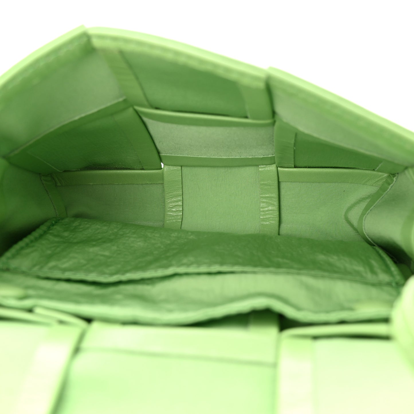 Paper Calfskin Maxi Intreccio Extra Mini Cassette Crossbody Bag Pistachio