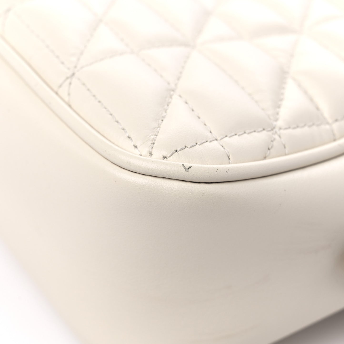 Calfskin Matelasse Aria Small GG Marmont Chain Shoulder Bag Mystic White