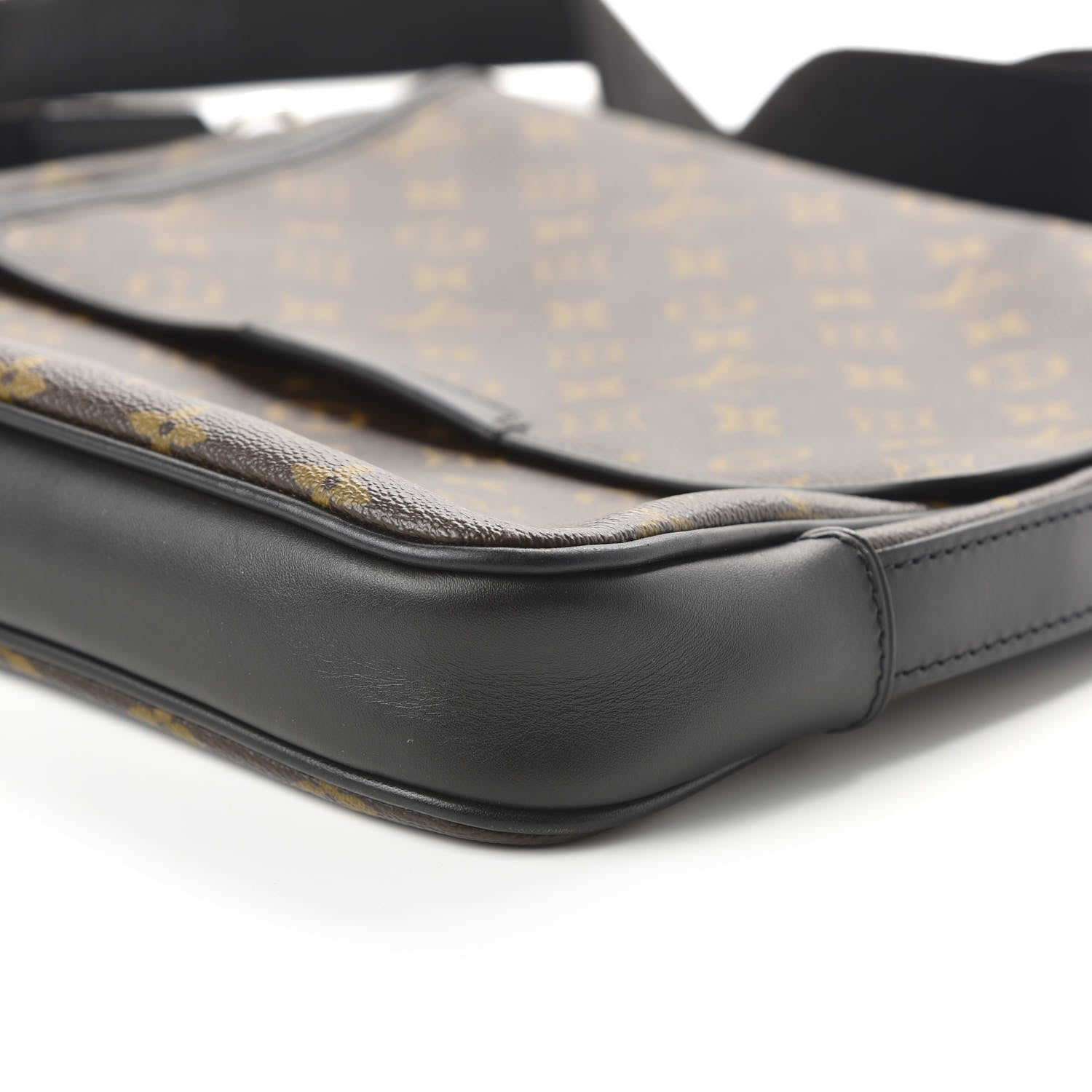 Louis Vuitton Monogram Macassar Bass MM 7 of 10