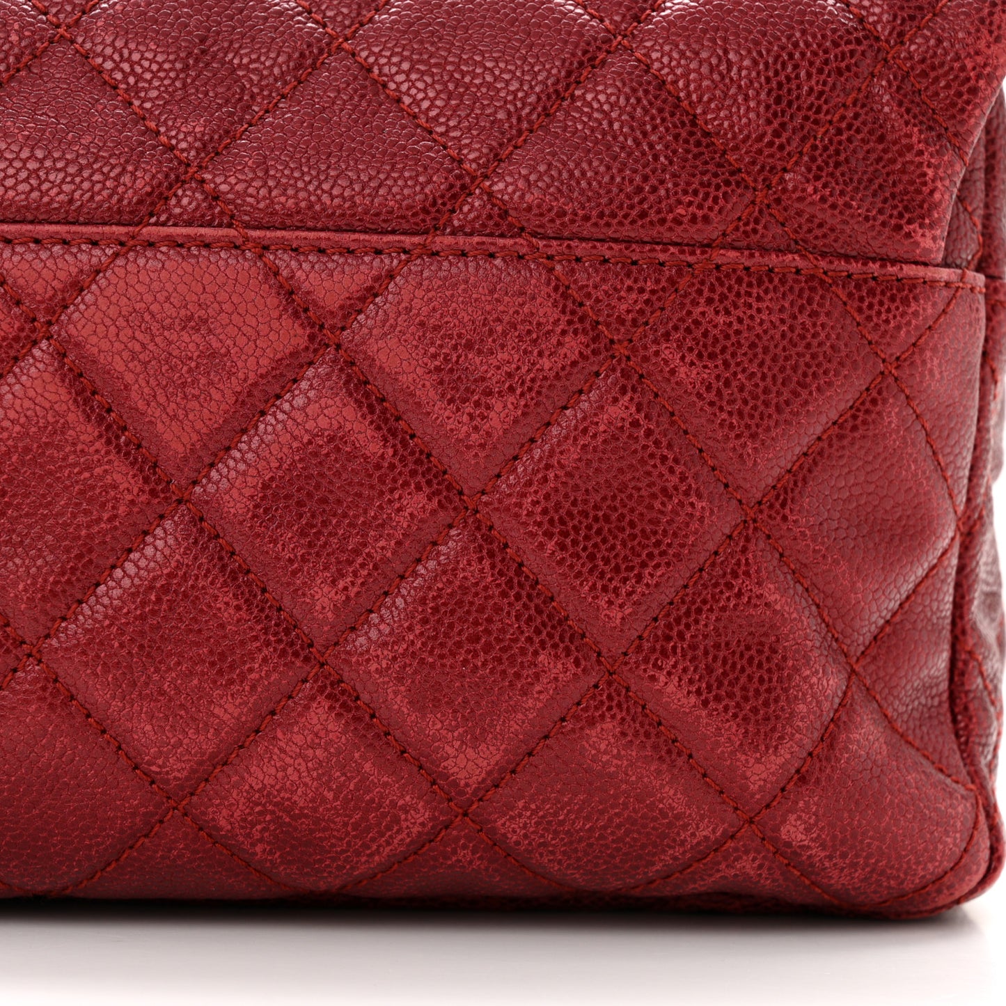 Iridescent Caviar Quilted Large Chic Flap Red