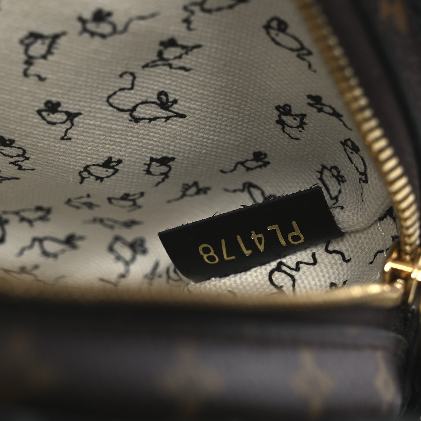 Epi Grace Coddington Catogram Chain Pochette Black