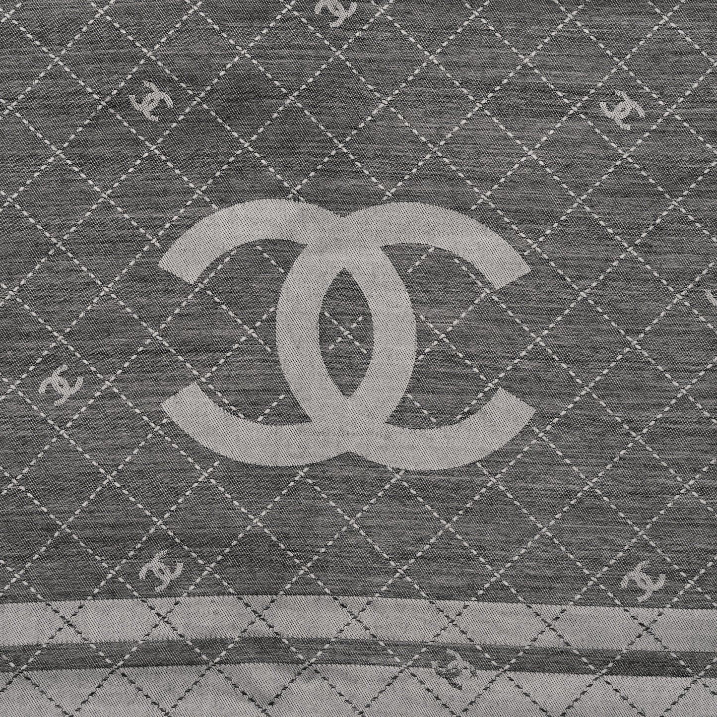 Cashmere Silk Quilted CC Logo Scarf Black