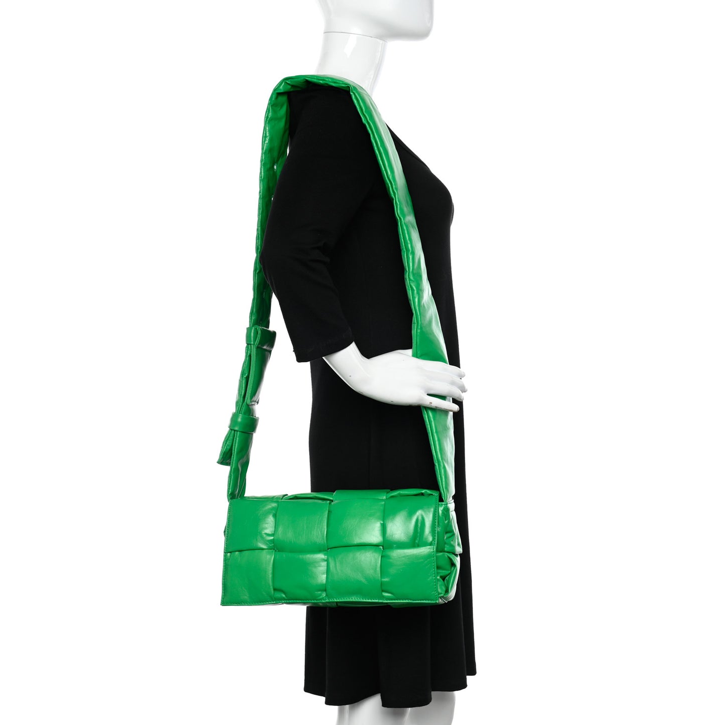 Paper Calfskin Intrecciato Padded Medium Cassette Parakeet