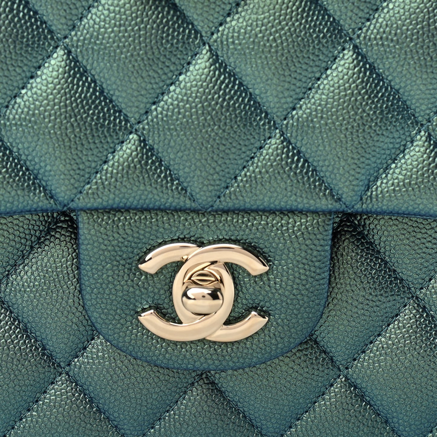 Iridescent Caviar Quilted Medium Double Flap Green