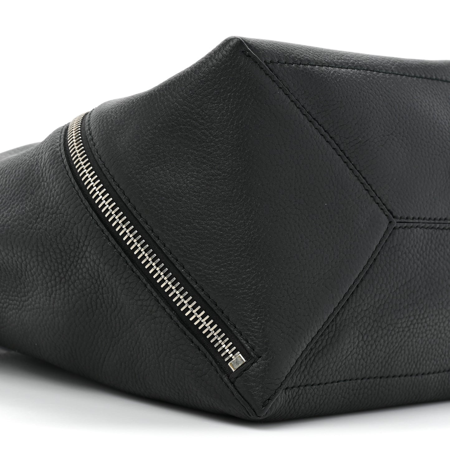 Pebbled Calfskin Medium Zip Hobo Black
