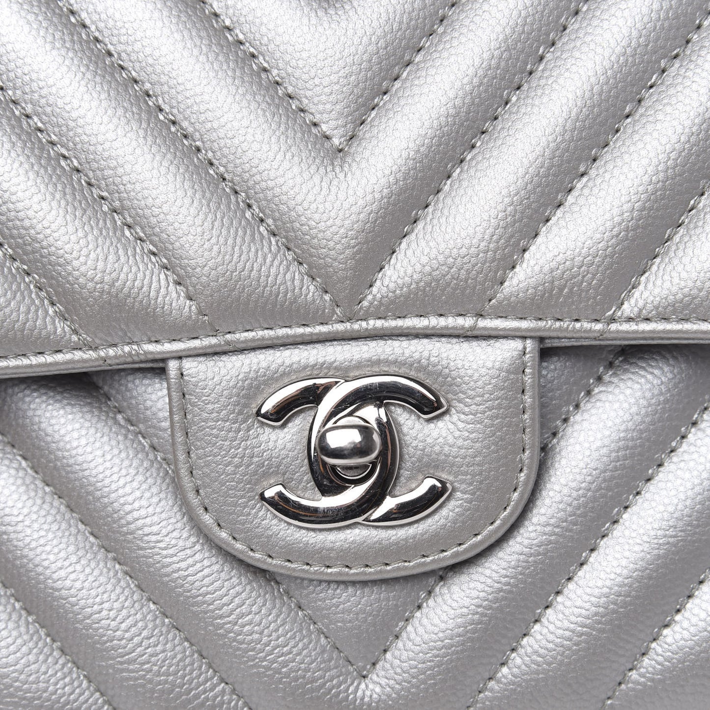 Metallic Caviar Chevron Quilted Medium Double Flap Silver