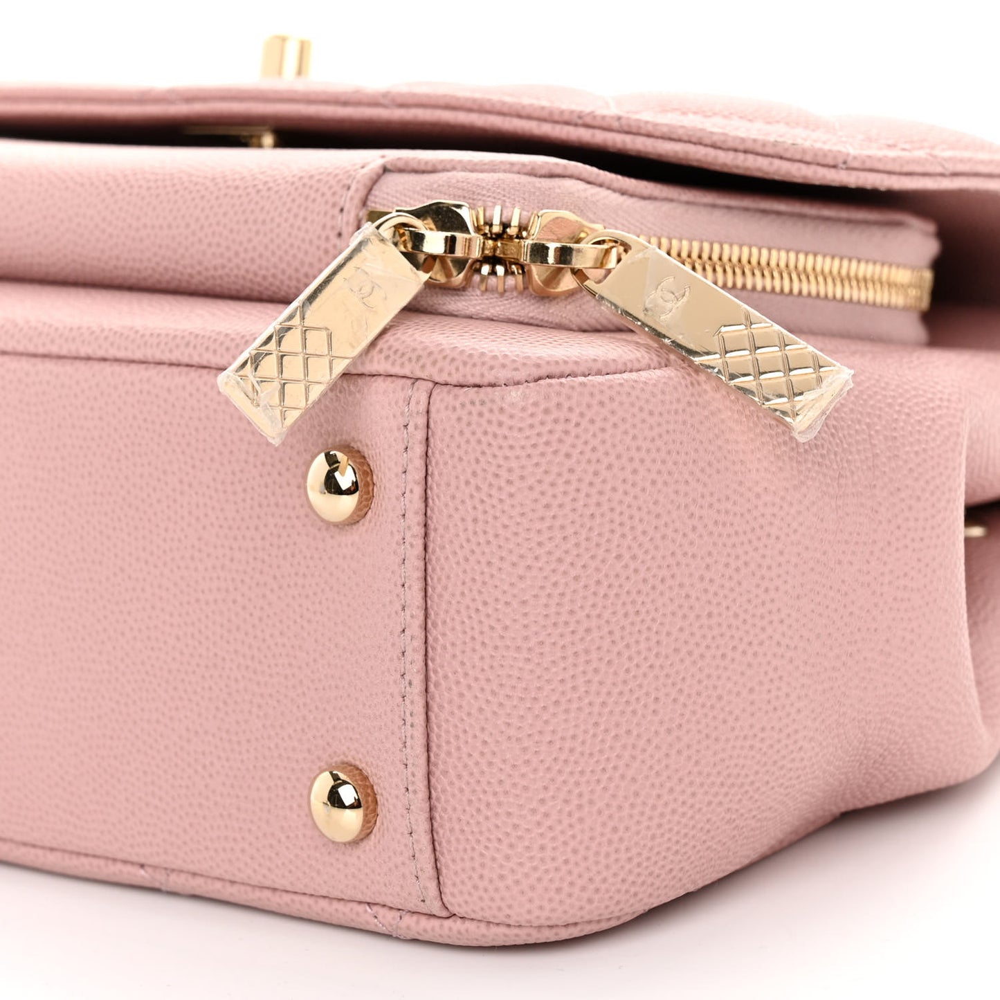 Caviar Quilted Medium Business Affinity Flap Light Pink