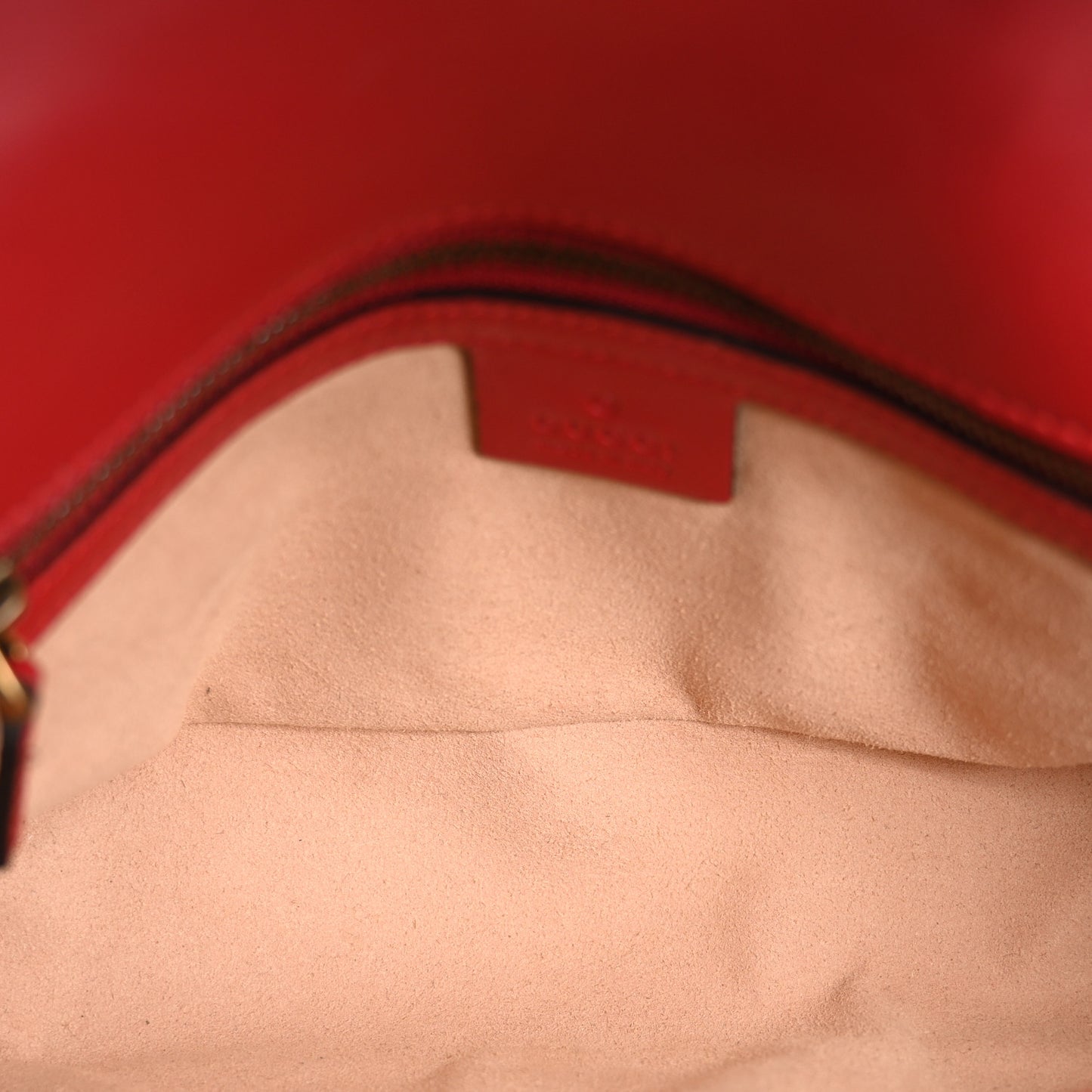 Calfskin Matelasse Small GG Marmont Shoulder Bag Hibiscus Red