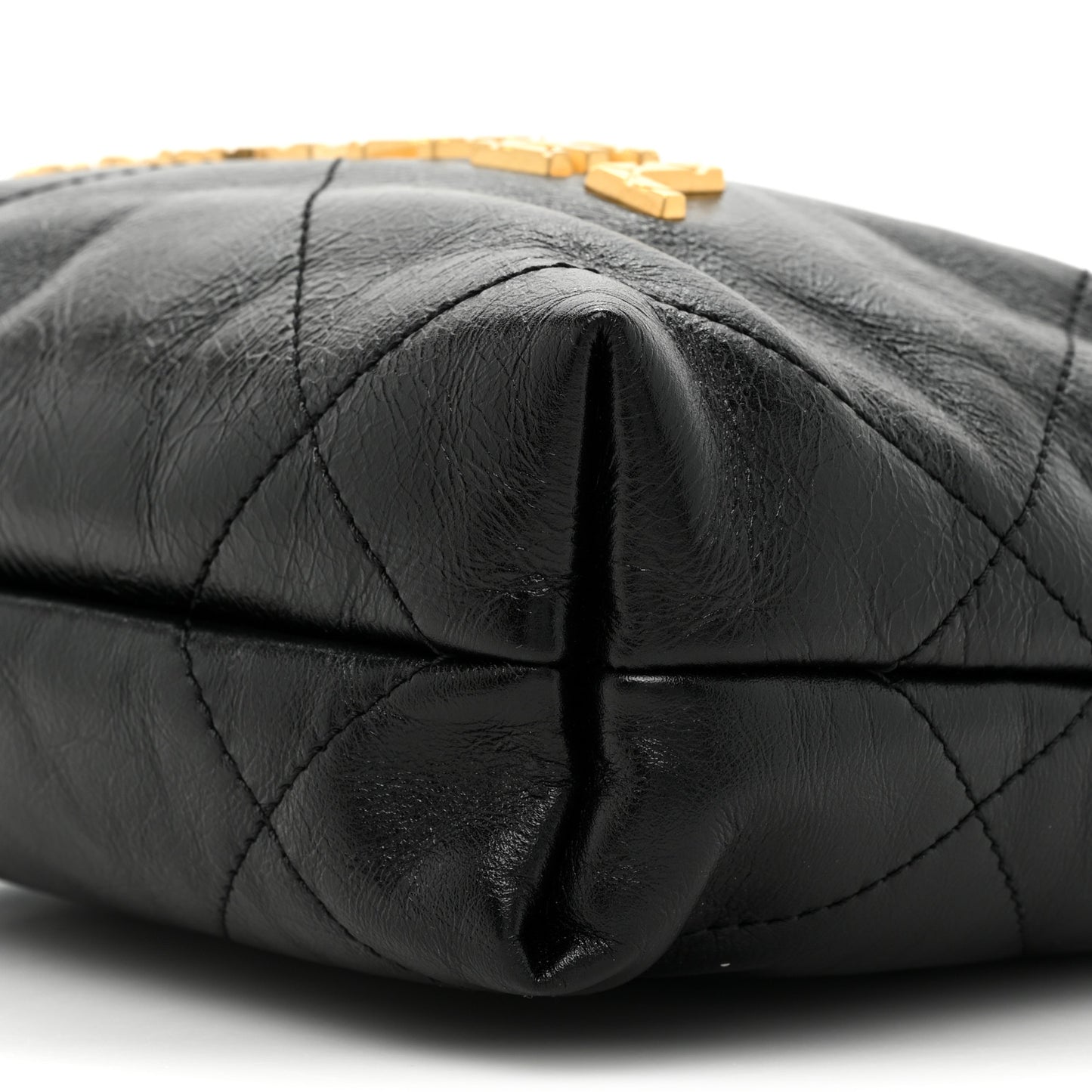 Shiny Crumpled Calfskin Quilted Pearl Mini Chanel 22 Black