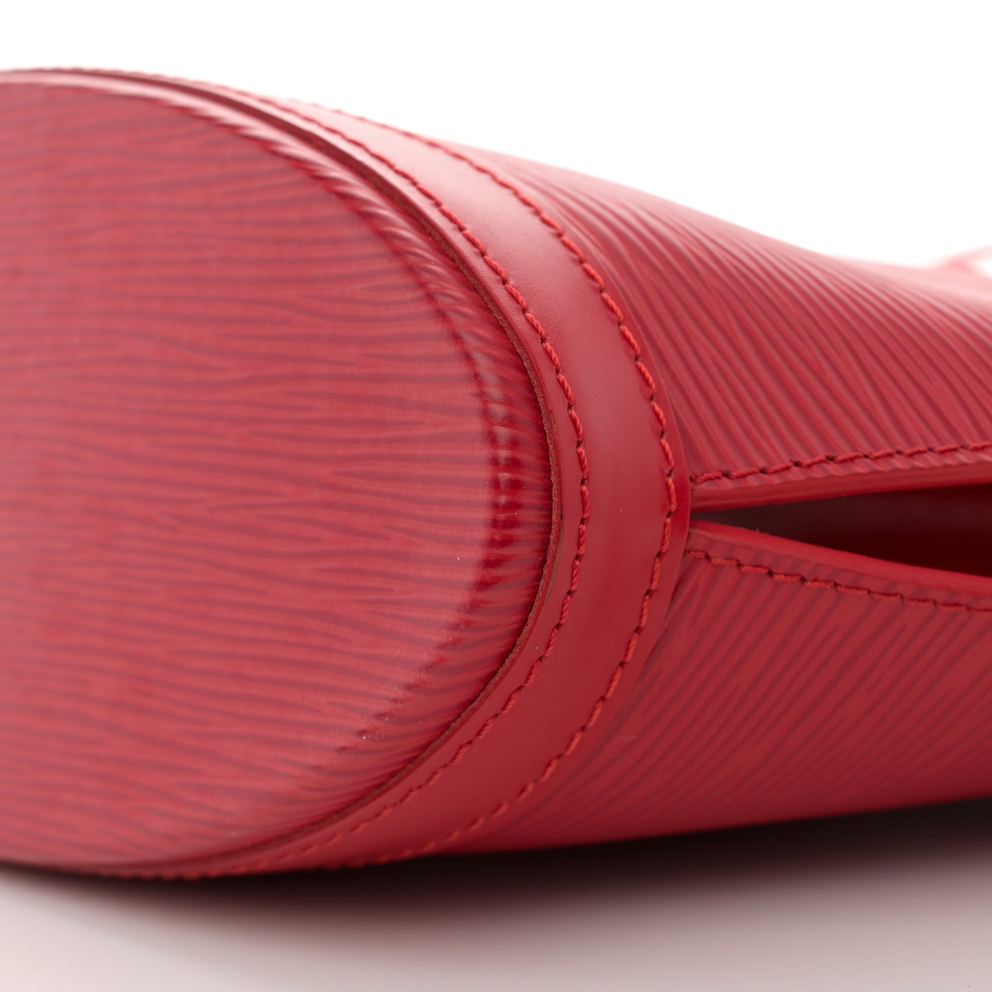 Epi Saint Jacques PM Long Straps Red