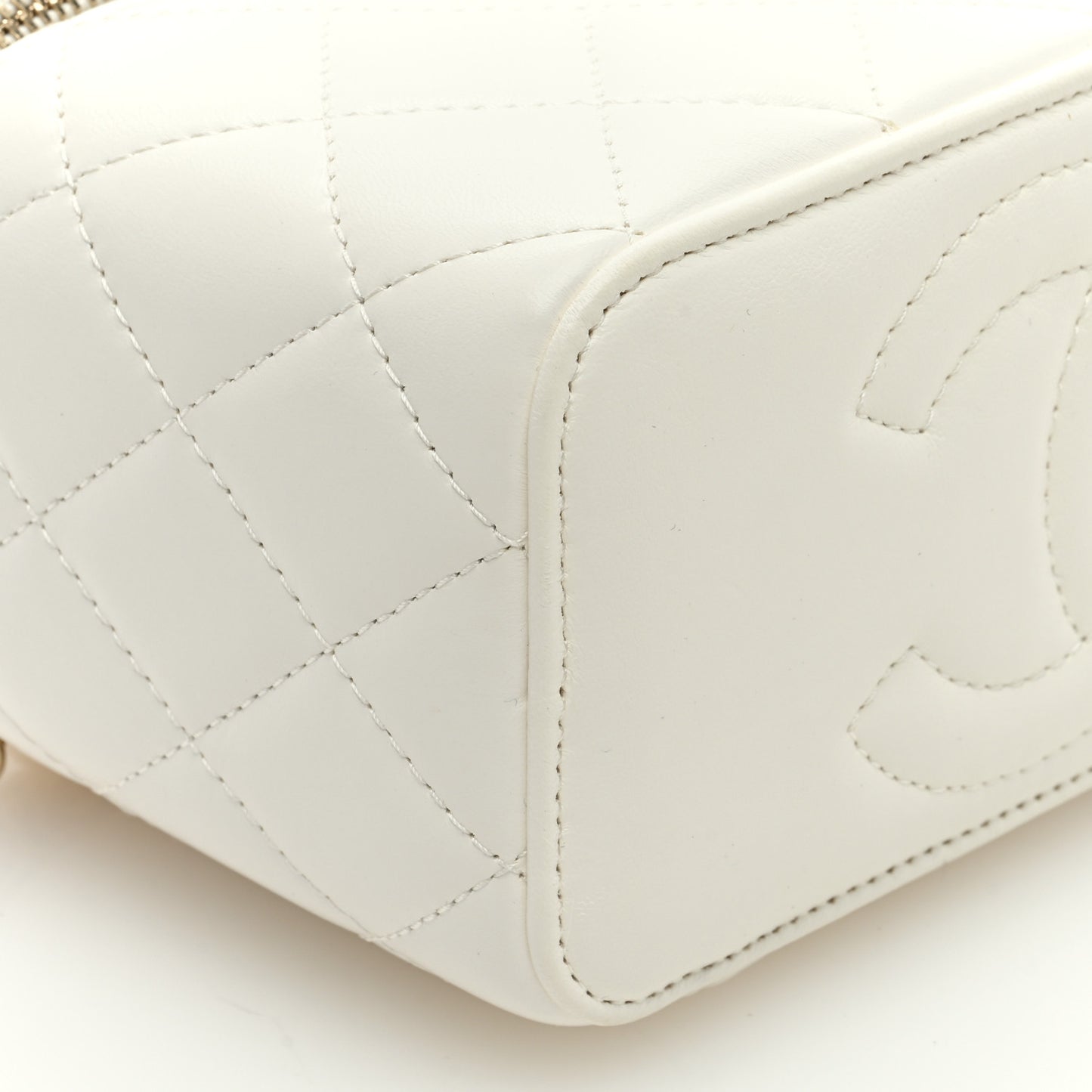 Lambskin Quilted Small Pillow Crush Vanity Case With Chain White