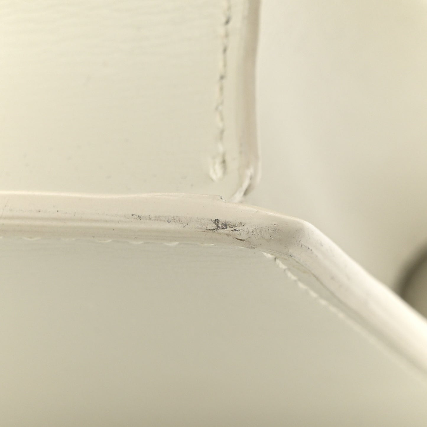 Calfskin Monogram Sunset Chain Wallet Blanc Vintage