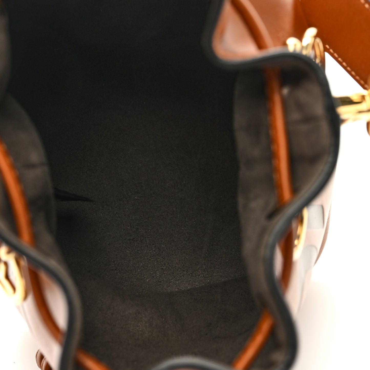 Vitello King F is Fendi Logo Embossed Mini Mon Tresor Bucket Bag Cuoio