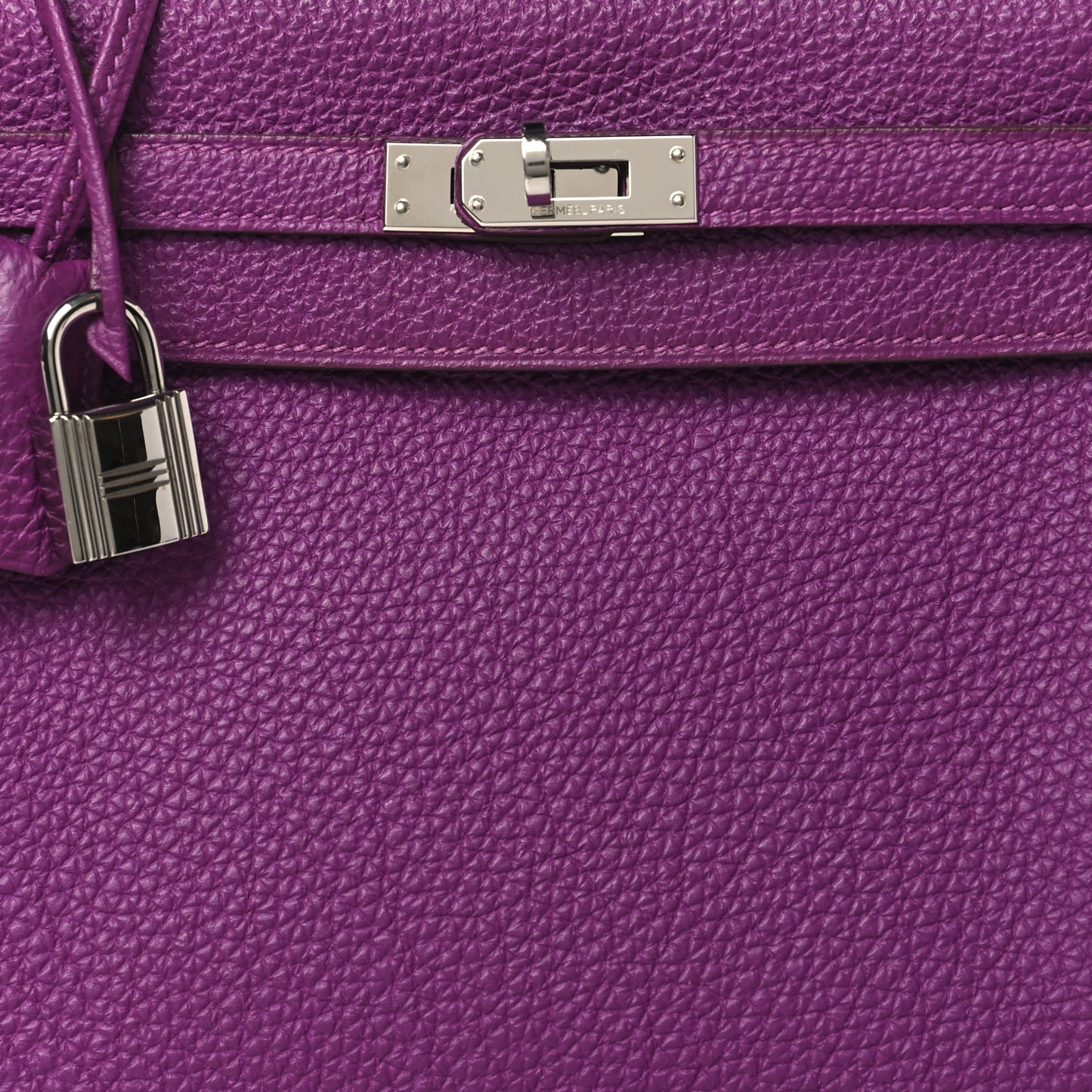 Togo Kelly Retourne 25 Anemone