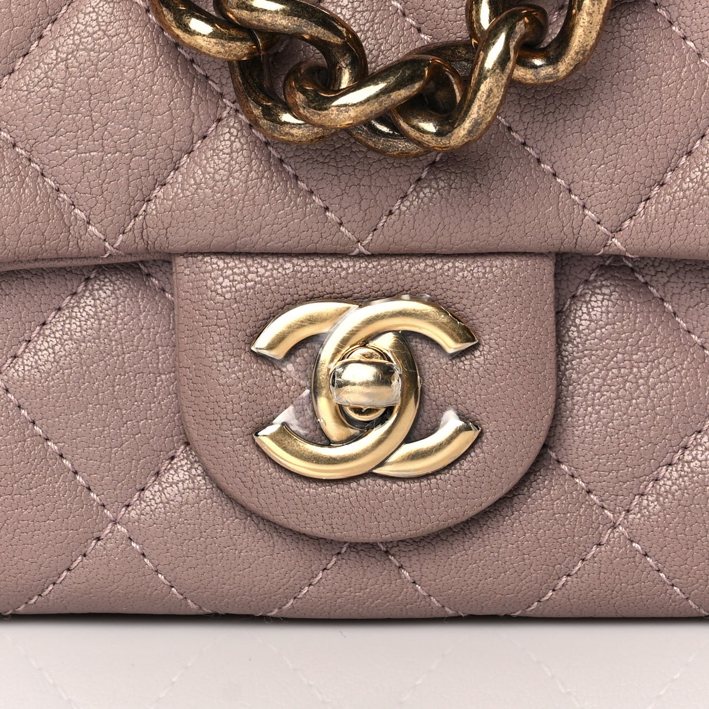 Shiny Sheepskin Quilted Mini Trapezio Flap Pink