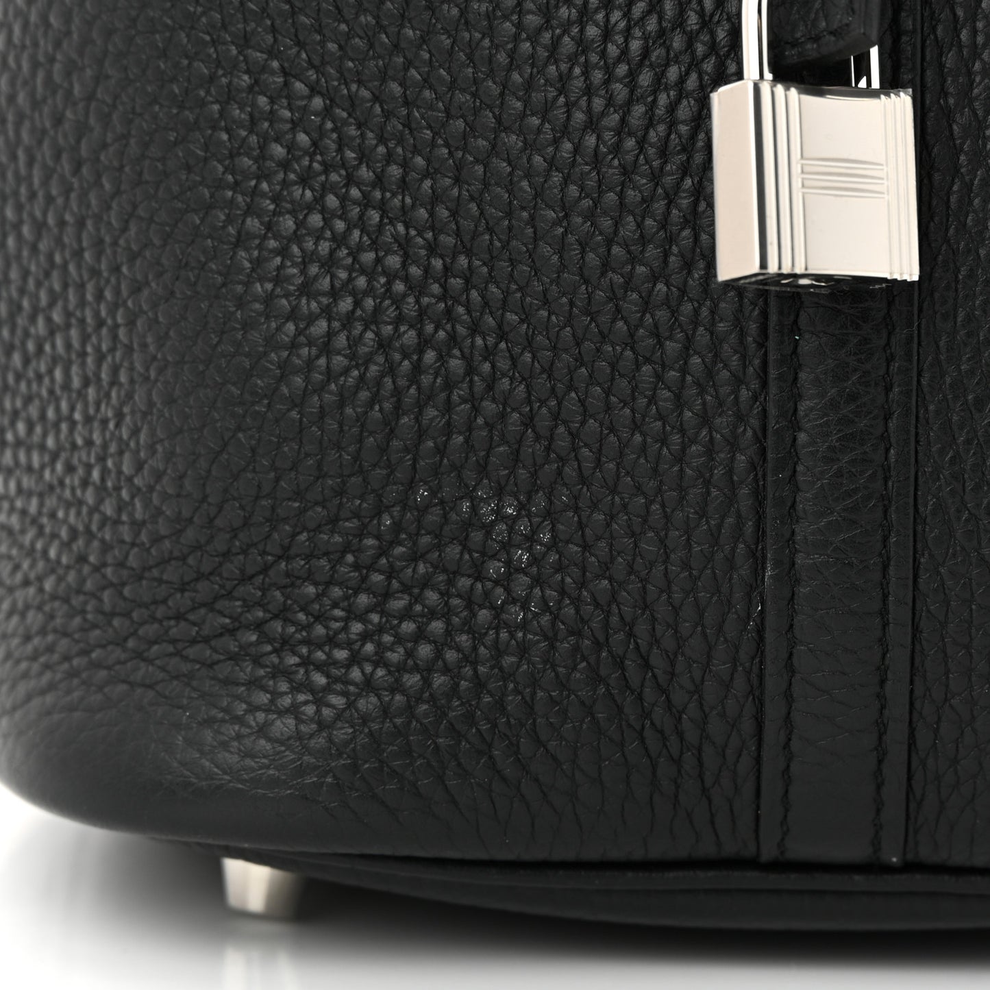 Taurillon Clemence Matte Alligator Picotin Lock Touch 22 MM Black
