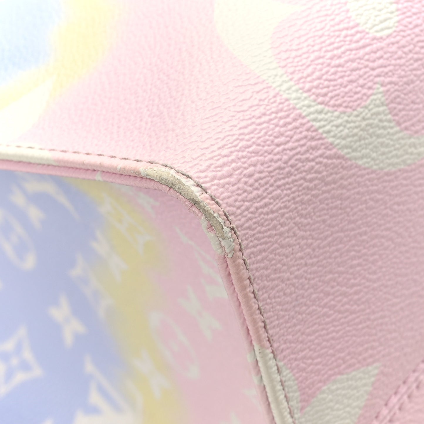 Monogram Escale Onthego GM Pastel